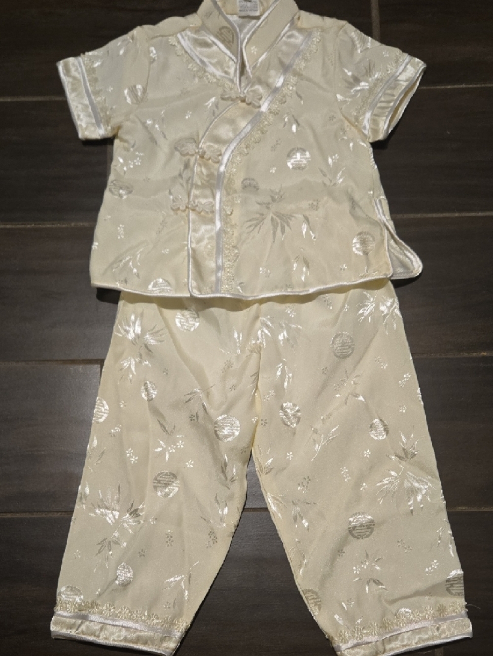 Kids Asian Ivory 2 Pc Set Sz 3 NWOT - Picture 7 of 7